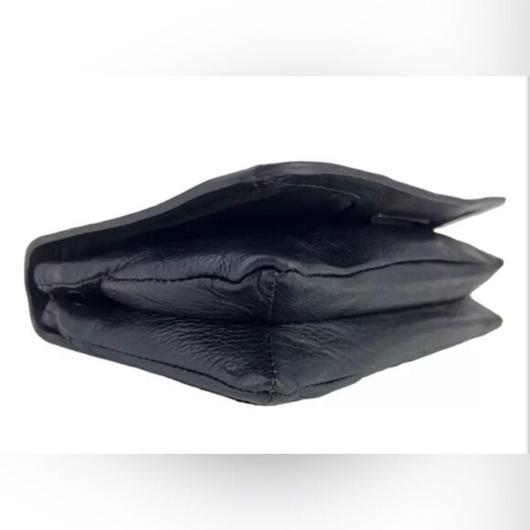 BCBGMaxAzria Elegant Black cowhide/Leather Clutch - Picture 7 of 13